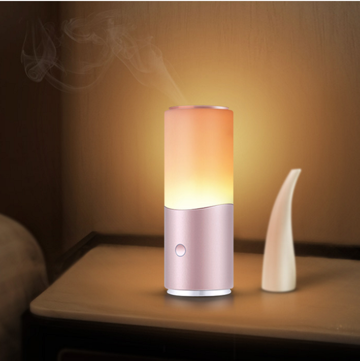 Ʒ  ѹ/5V / 2.4A ʣ10W ˮ50ml ƽ20 ml/h ߴ磺(H) 181mm, (W) 70mm 7800mAh